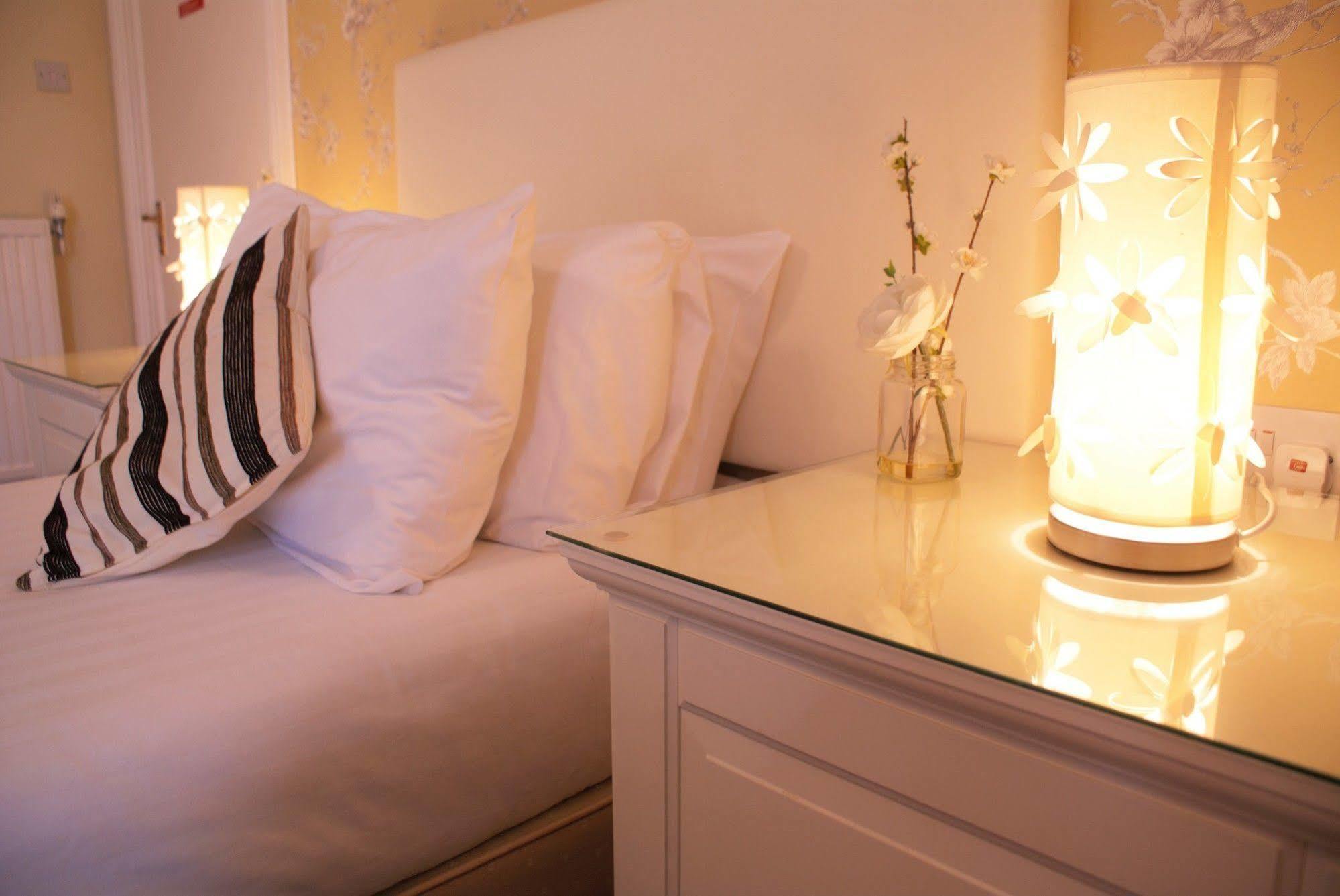 ホテル Dexby Townhouse カーディフ エクステリア 写真