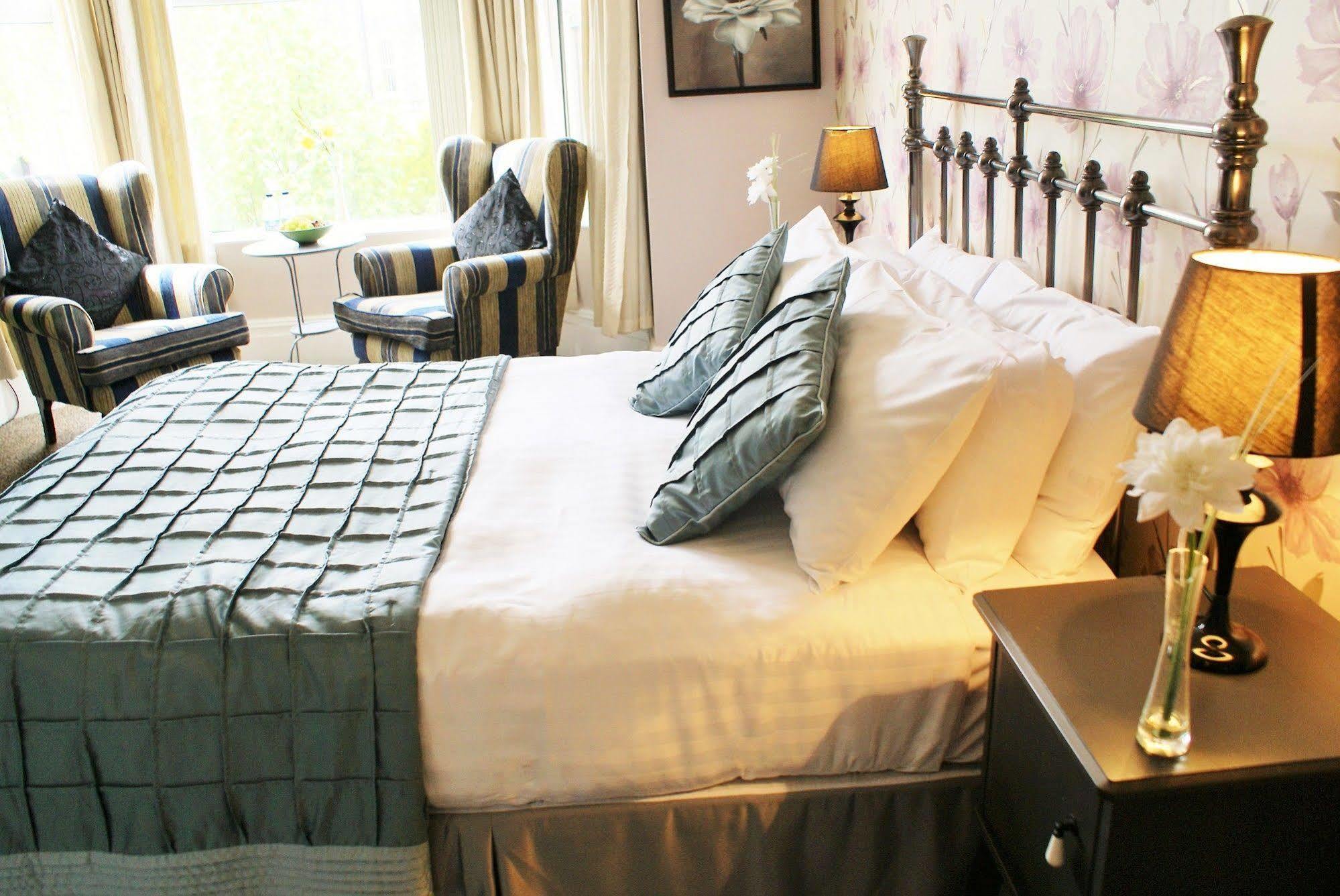 ホテル Dexby Townhouse カーディフ エクステリア 写真